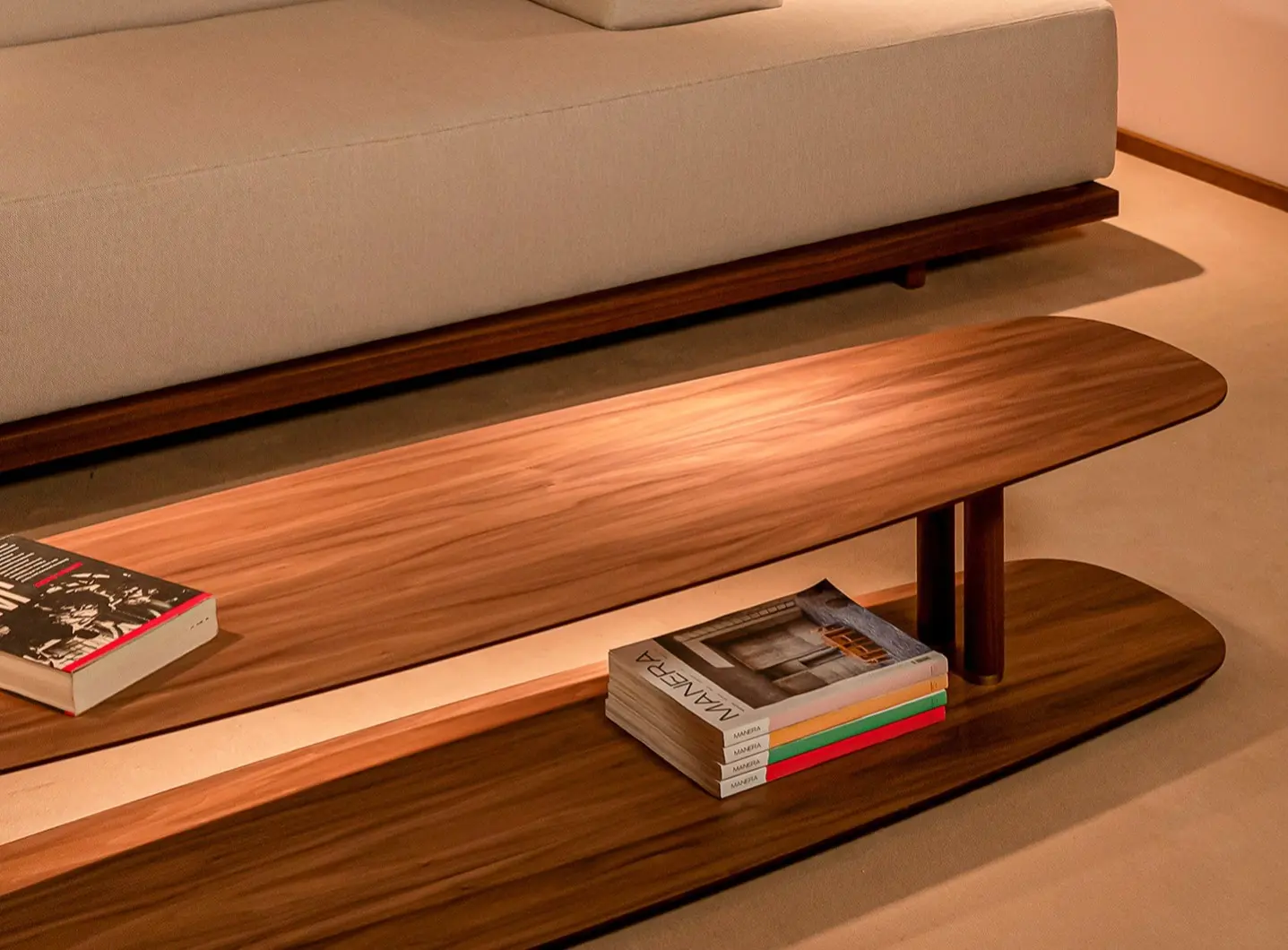 MAXNG_AXIS_TABLE_AMBIENT_1_LOW_RES.jpg