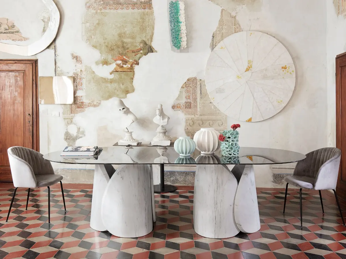 Petalo tavolo di design in marmo