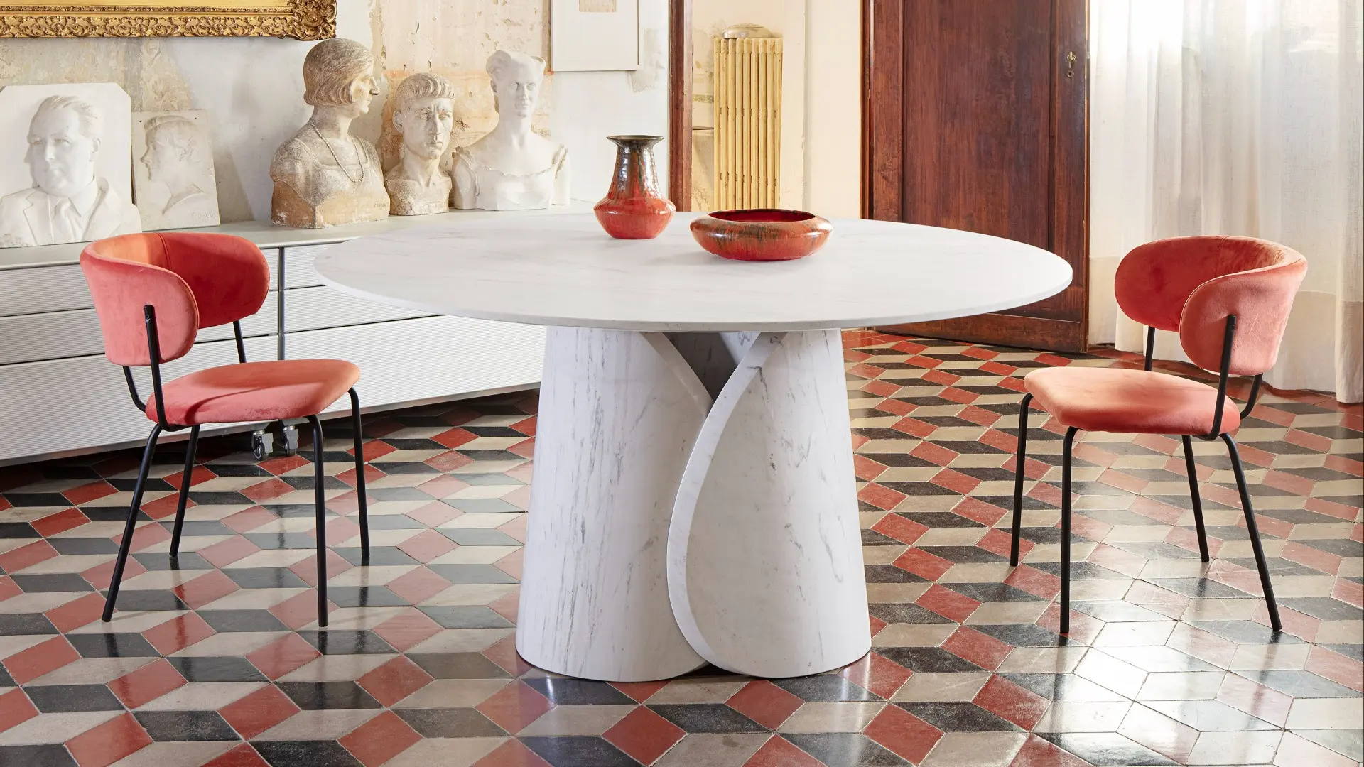 Petalo, tavolo di design in marmo