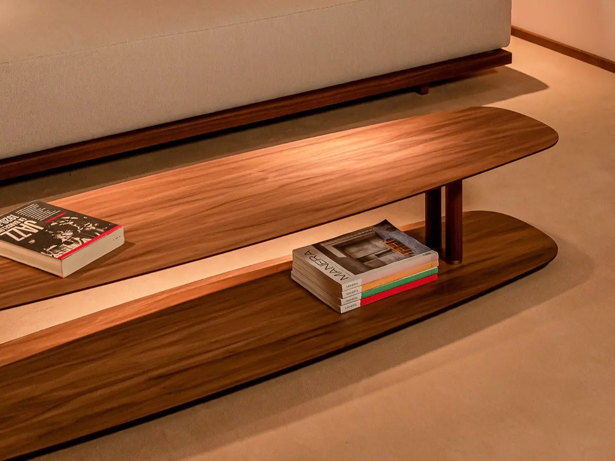MAXNG_AXIS_TABLE_AMBIENT_1_LOW_RES.jpg