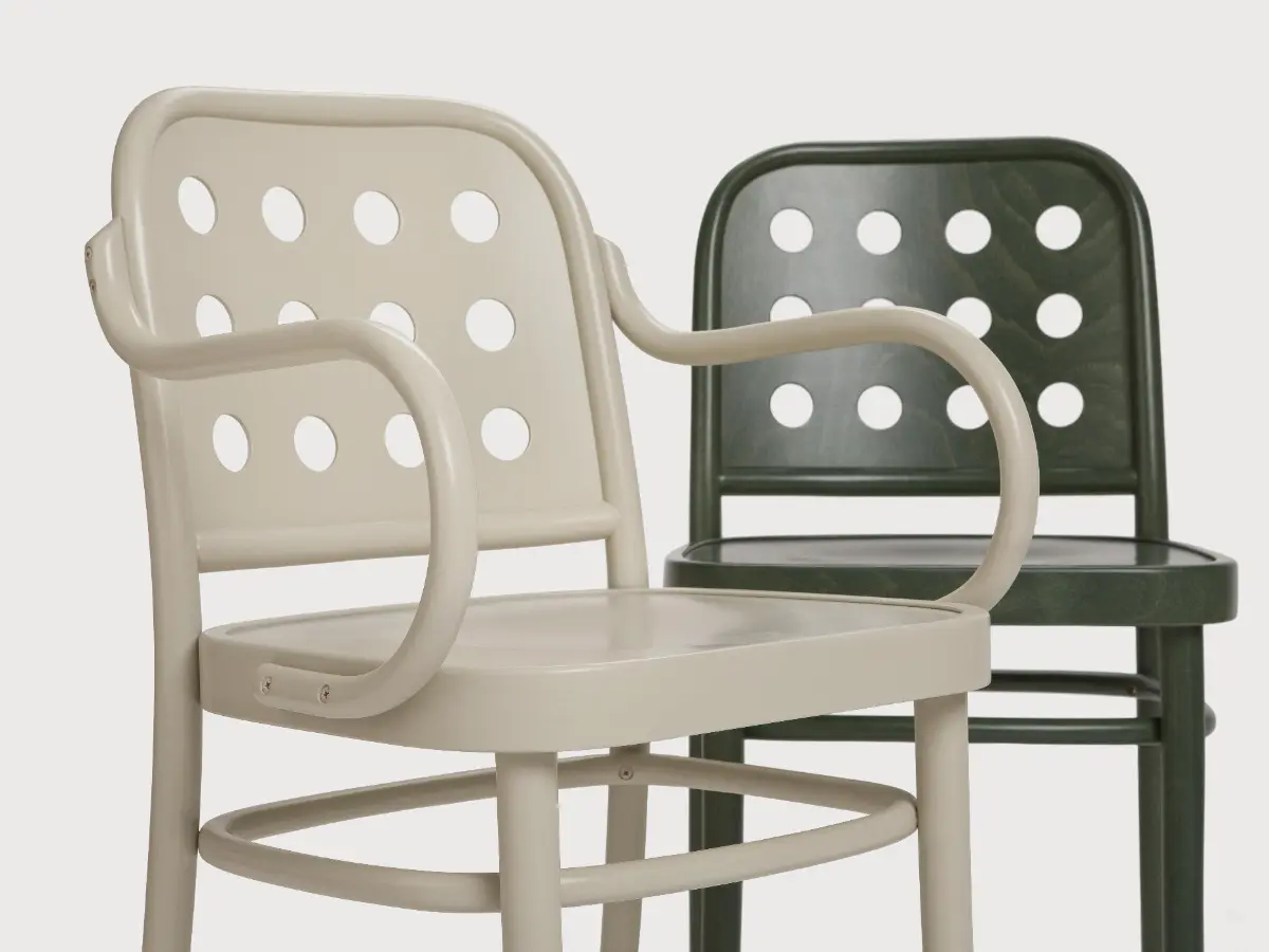 6010 armchair
