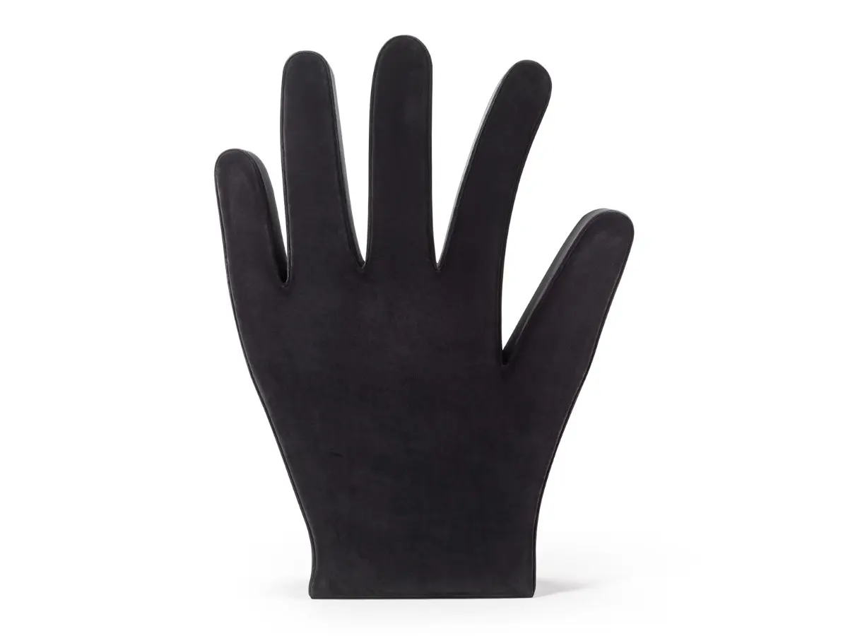 gufram_Mano_01.jpg