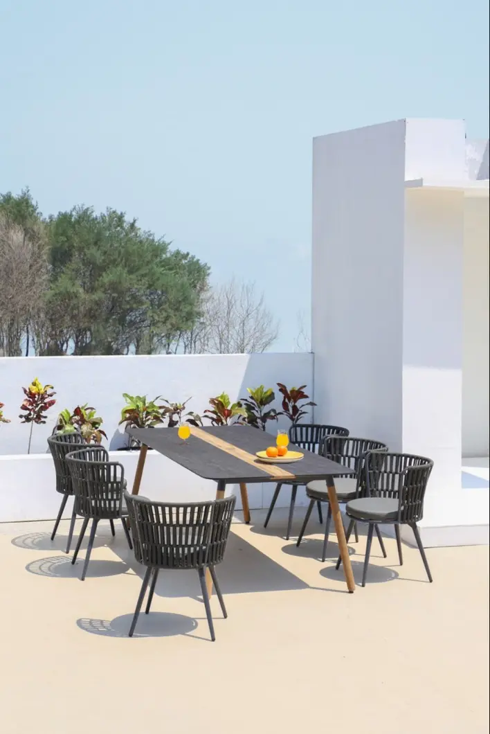 Mamagreen - Daisy Dining Table