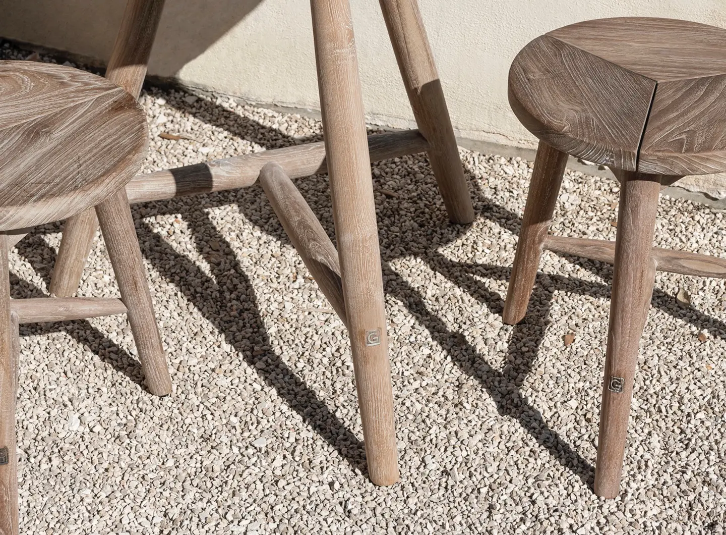 Gommaire stool Asti and Bistro Round Table Faye