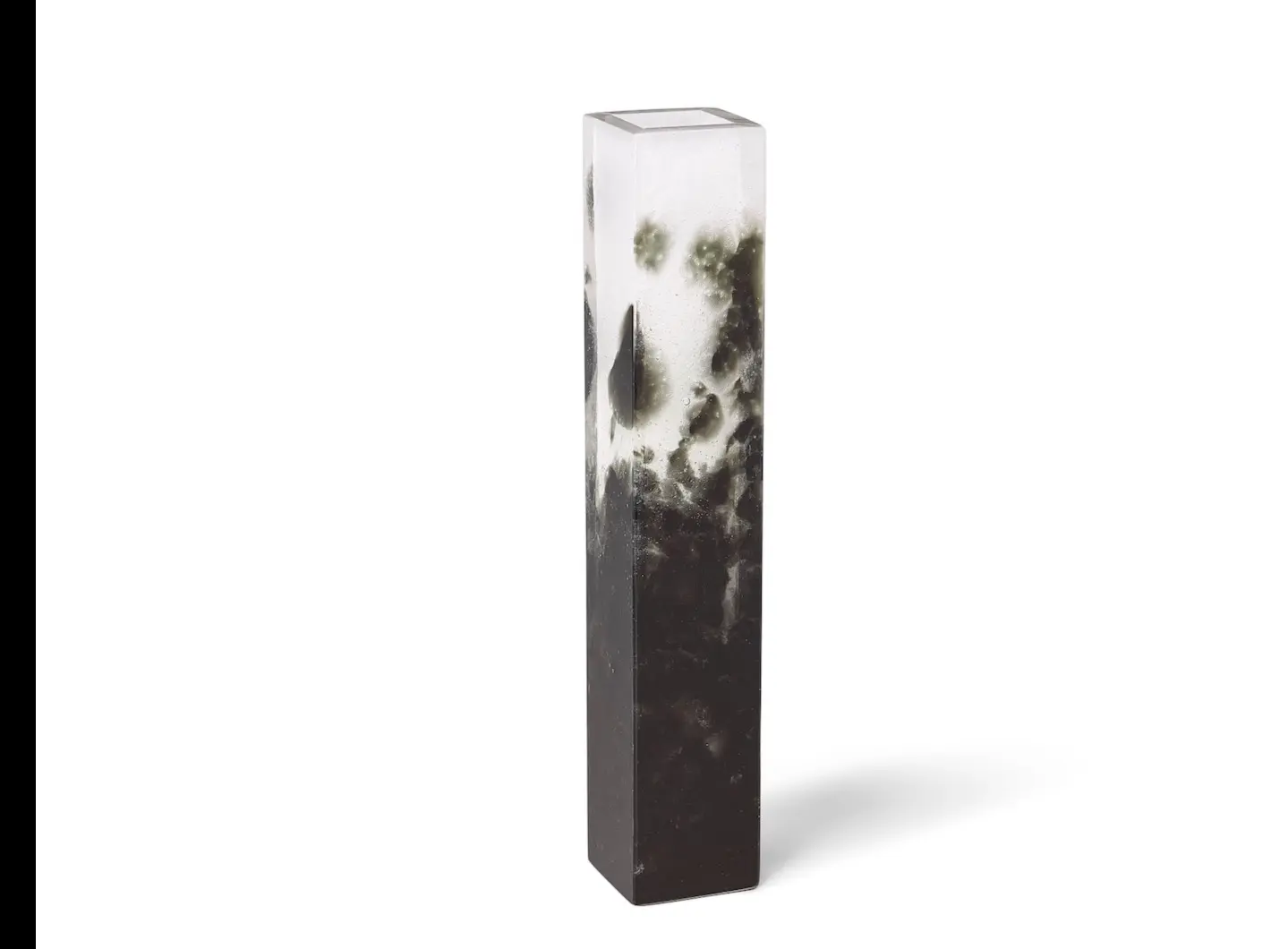 Brokis_VASES_PC50460__PH15906___Martin_Chum.jpg