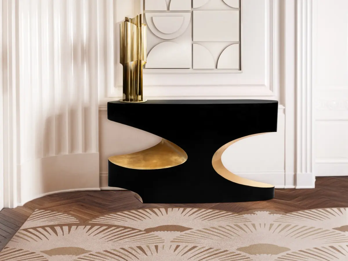 A luxurious entrance in the heart of Paris