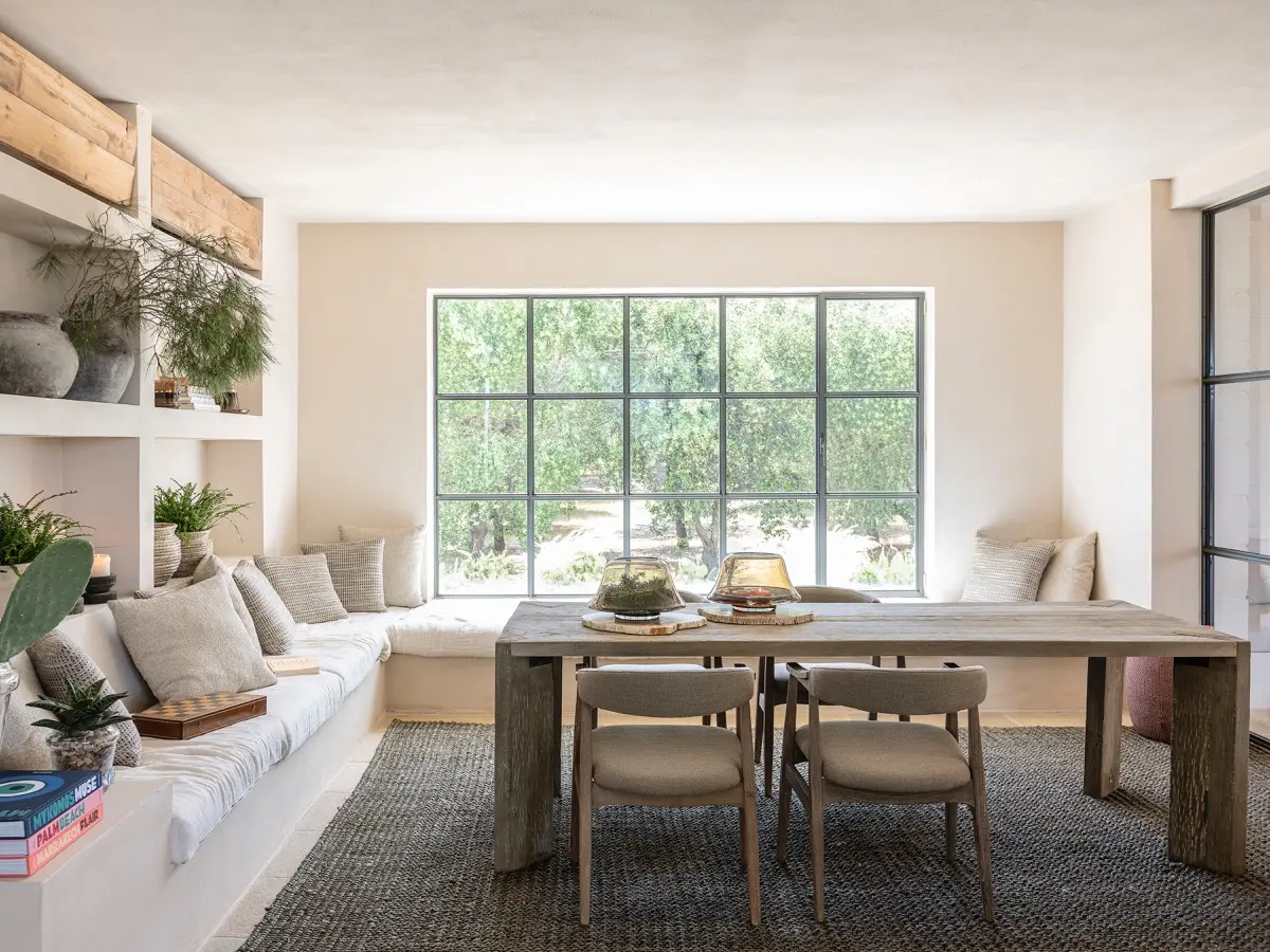 Gommaire Table Archie and Armchair Faye Upholstered