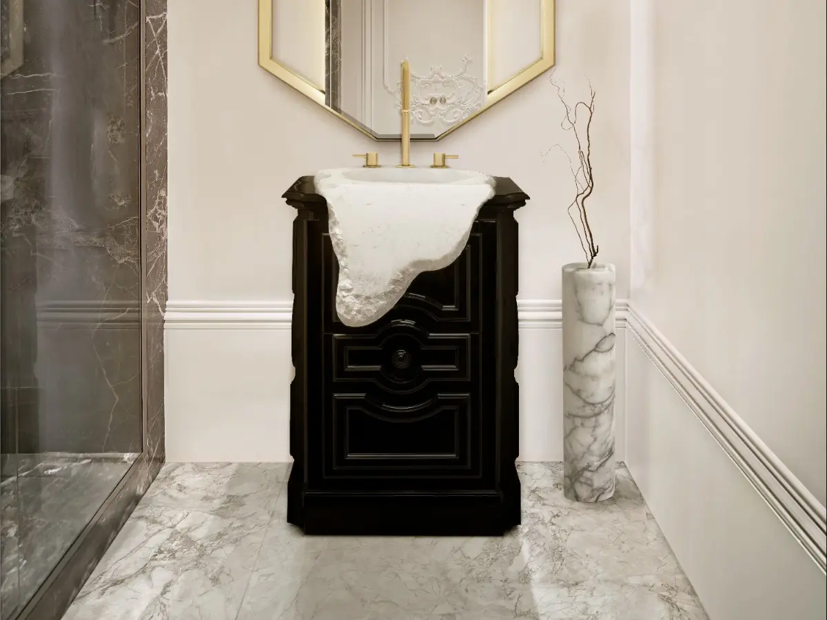 UN LUSSUOSO MIX DI DESIGN CLASSICO E CONTEMPORANEO IN UN BAGNO PER GLI OSPITI