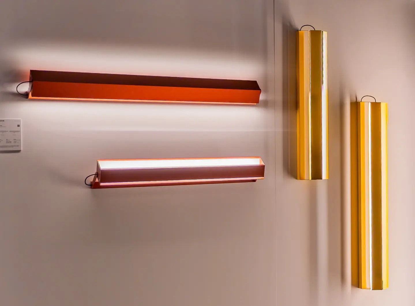 Stripe_Booth_Euroluce_1.jpg