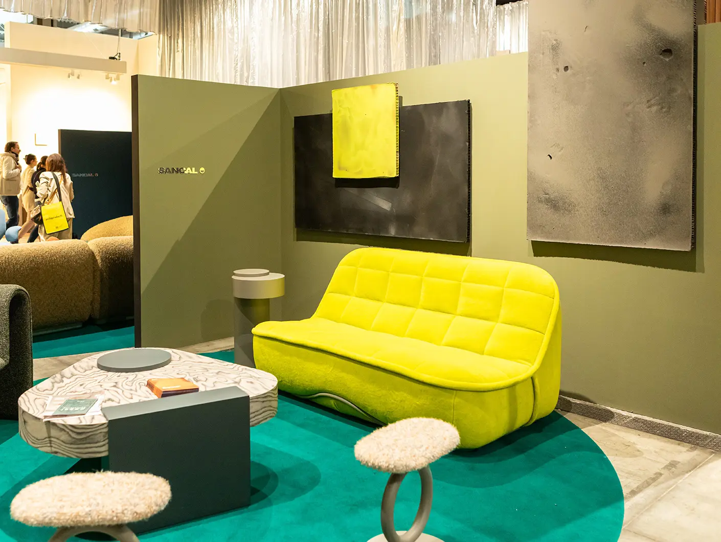 Stand Sancal, prodotto poltrona Vibe, Salone 2025