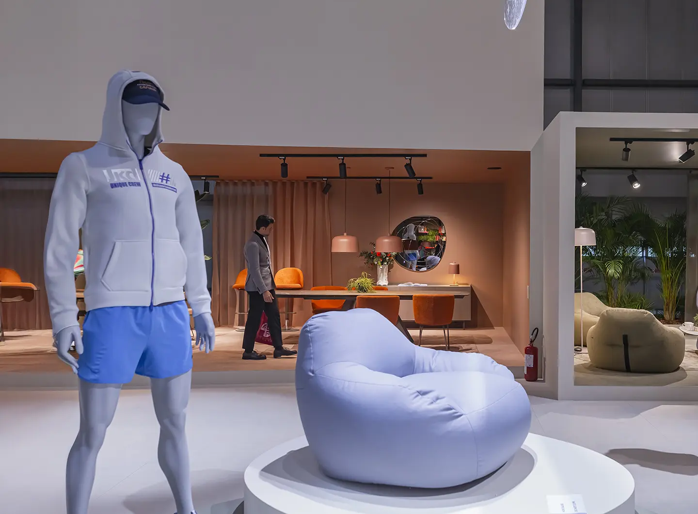 Stand Connubia, prodotto poltrona Tender, Salone 2025