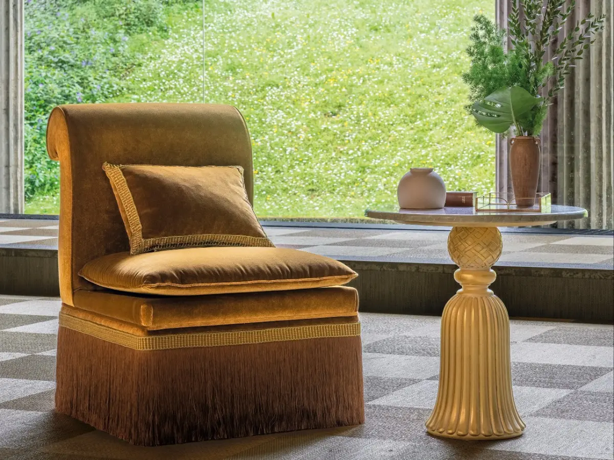 classic-luxury-small-table-1