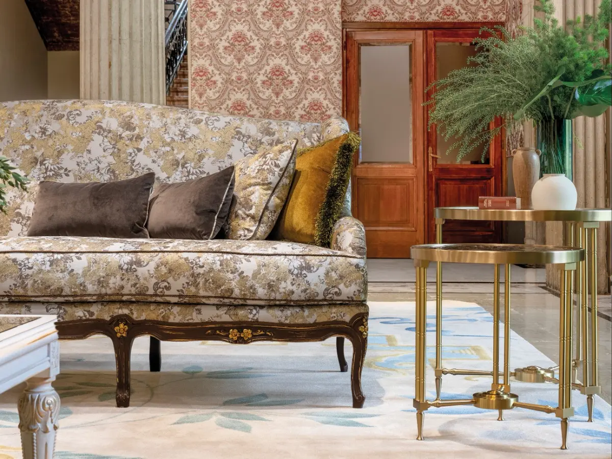 classic-luxury-small-table-1