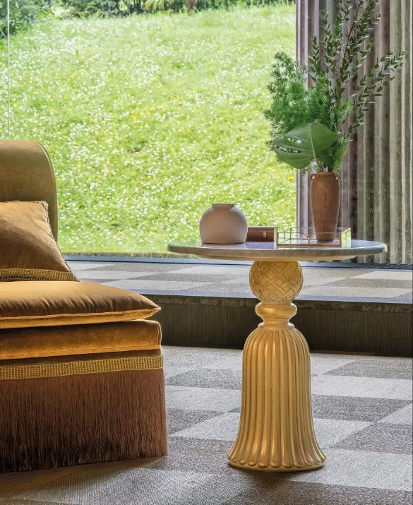 classic-luxury-small-table