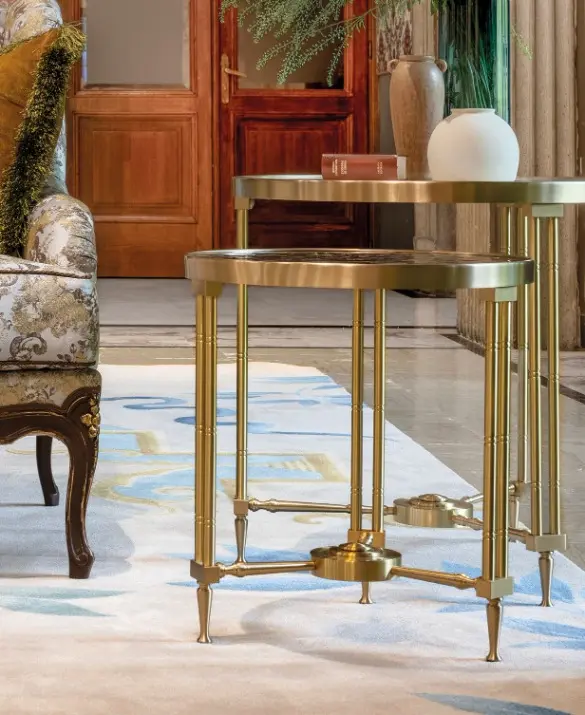 classic-luxuty-small-table