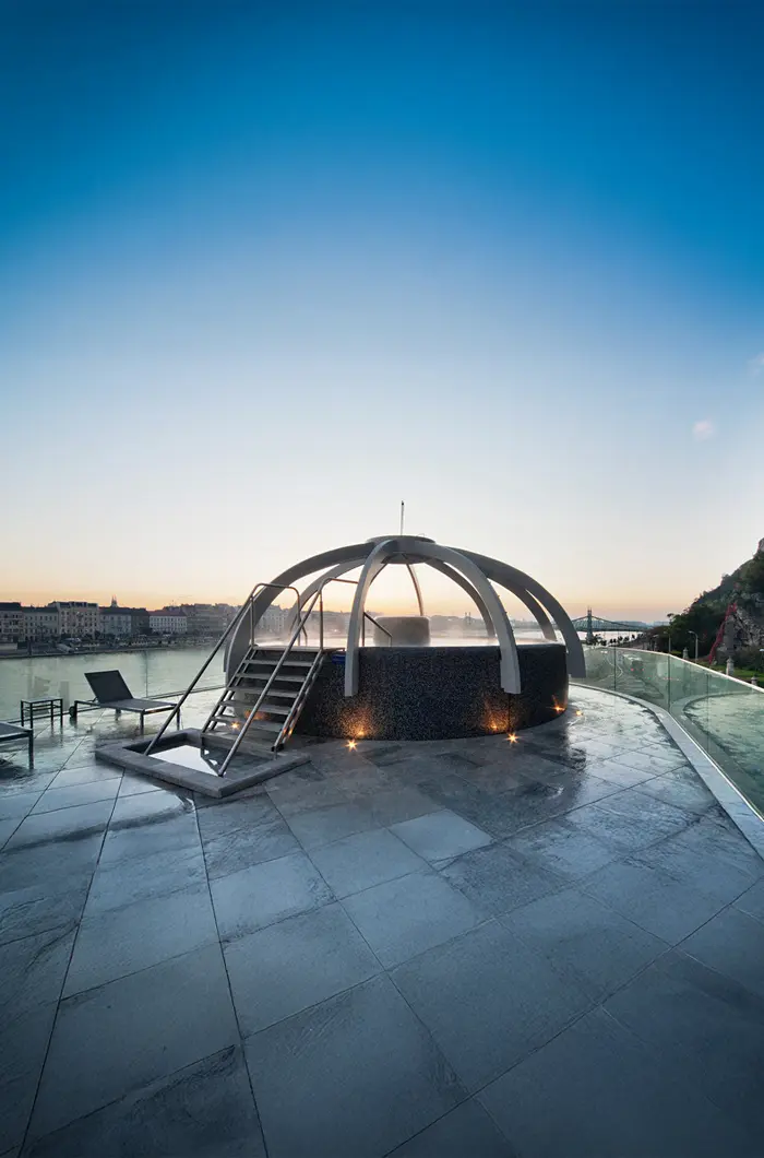 veduta del Rudas Thermal Bath, Budapest 