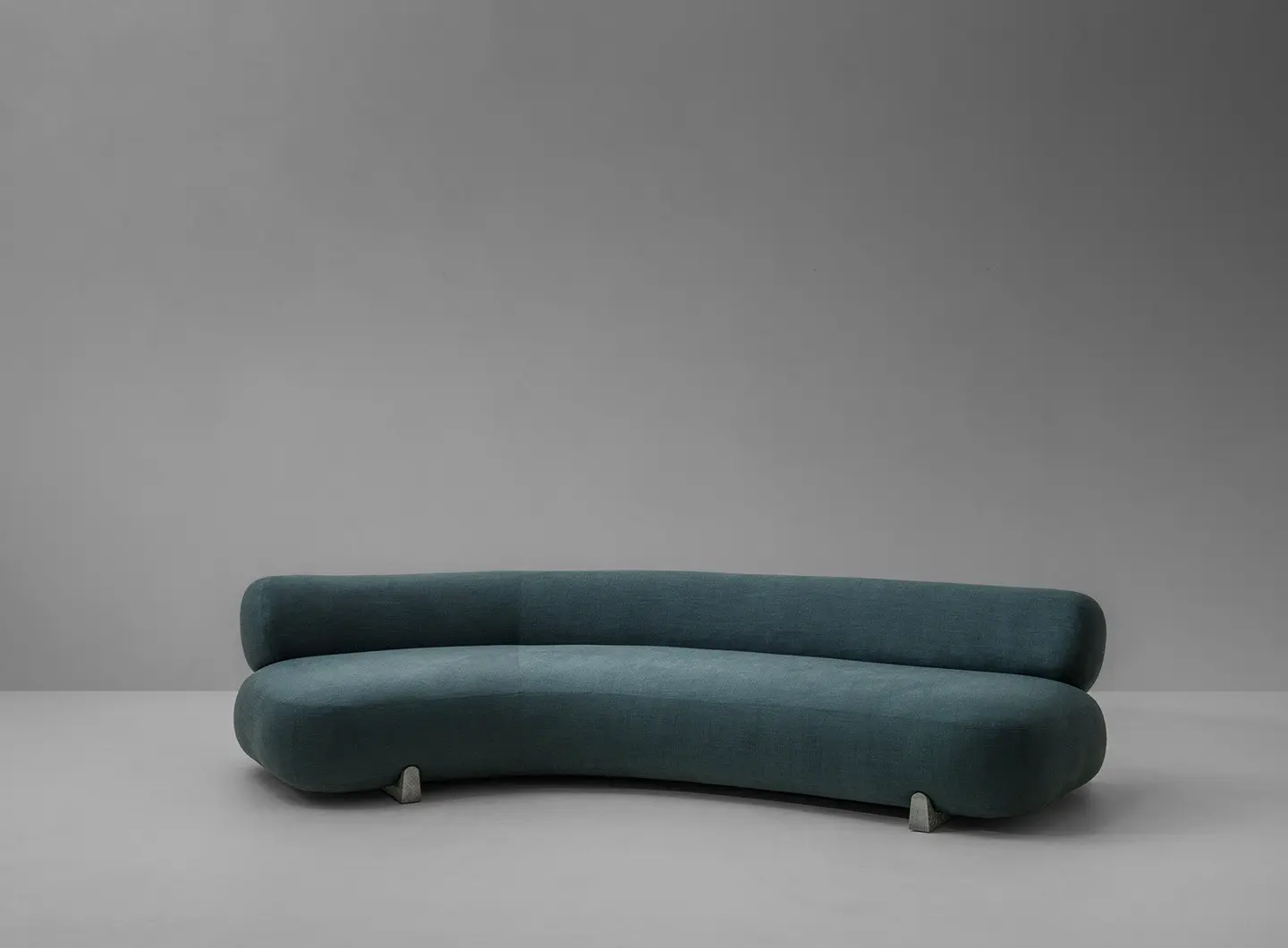 FORT_SOFA_TRIANGLE_alice_blue_brushed_fabric_loom_peacock_blue__96_.jpg