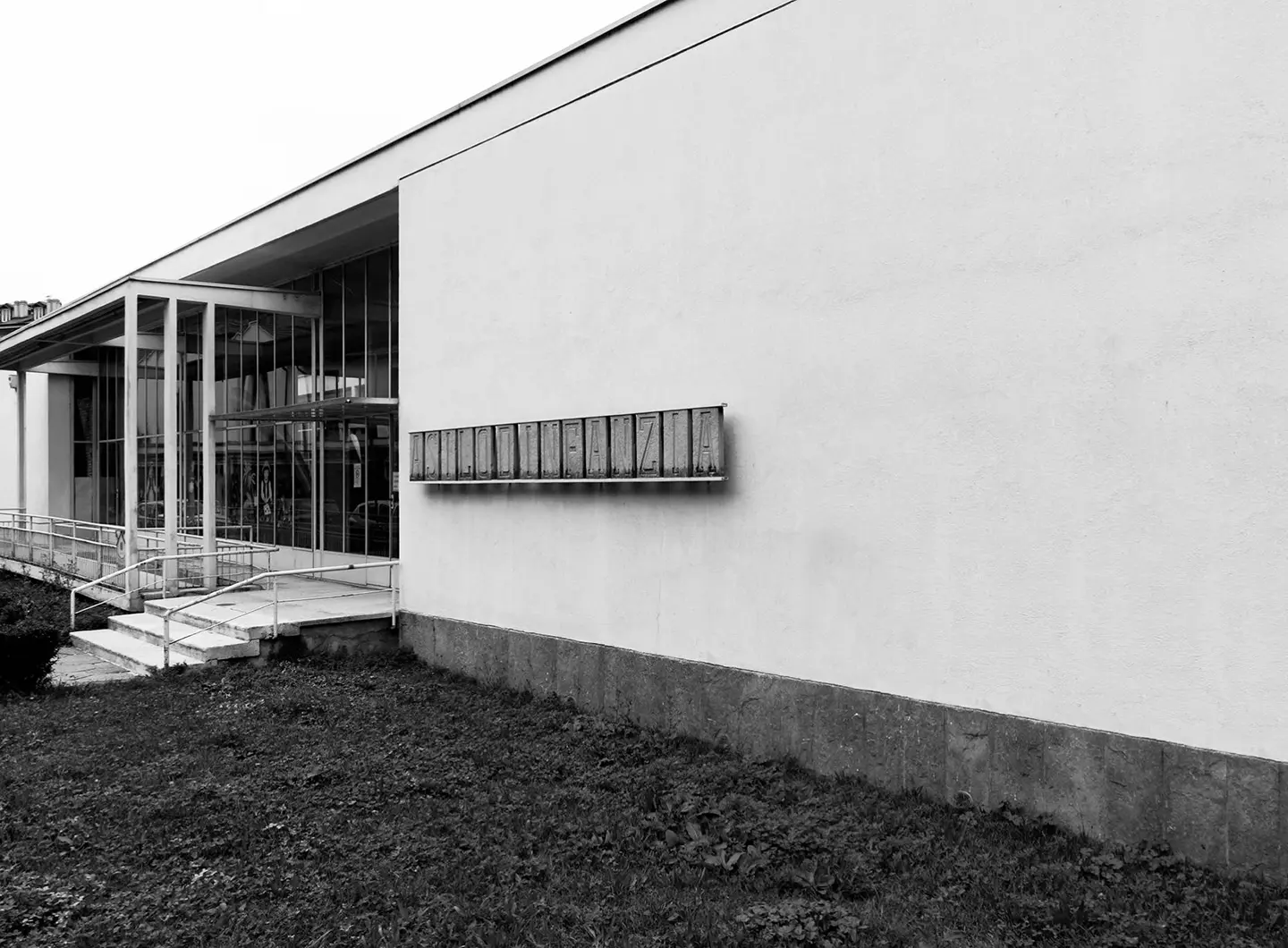 External entrance to kindergarten, Como