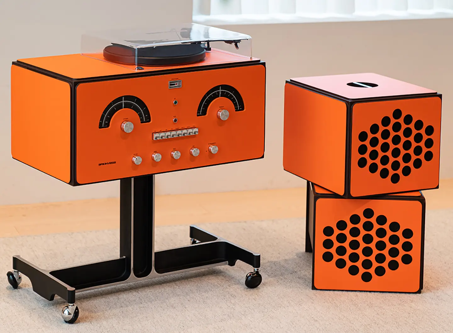 Art of Noise. RR126 radiofonograph by the Castiglioni brothers, Brionvega