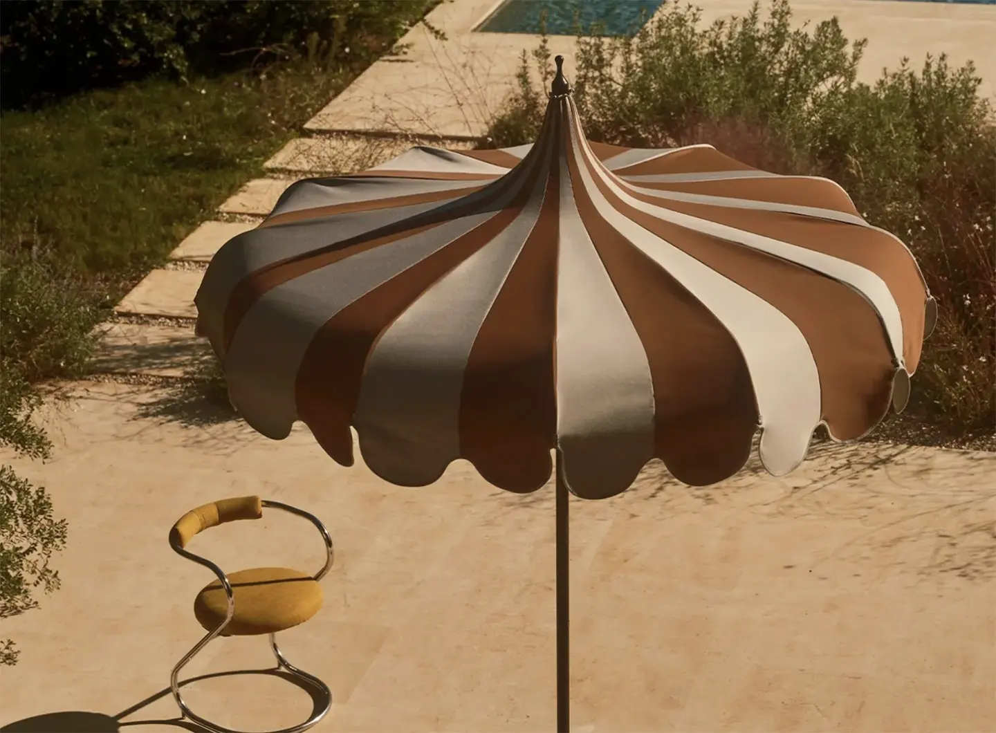 Iconic Pagoda by Crema Outdoor