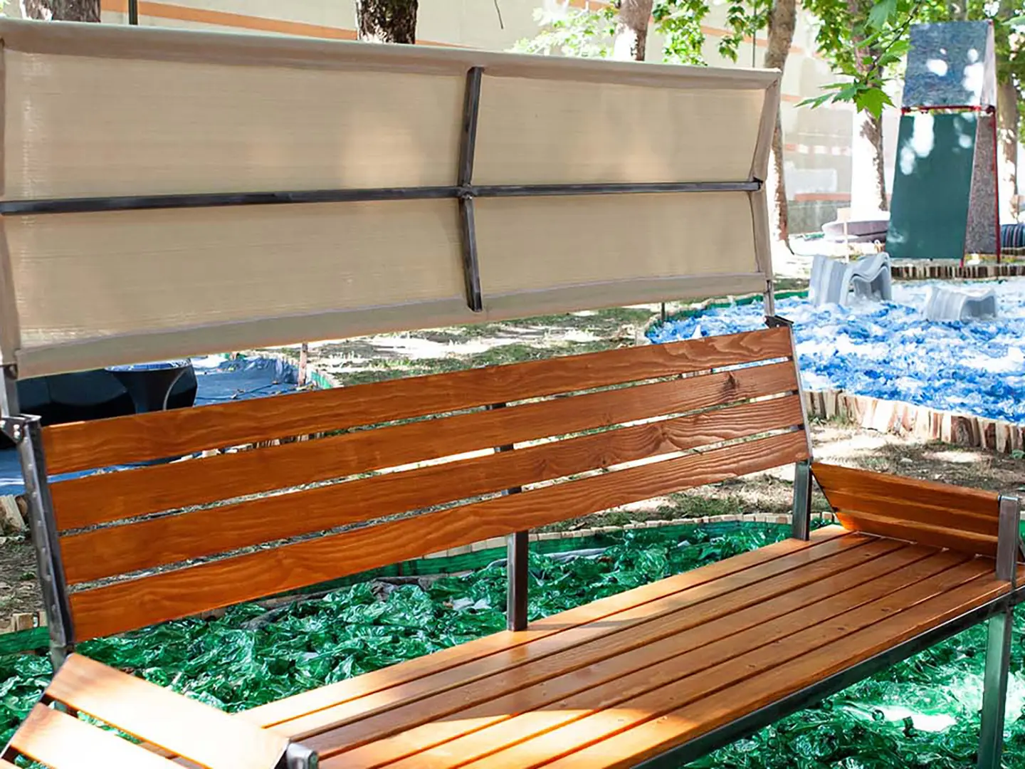 The “Bench for those who have a home and for those who don’t” by Stefano Boeri