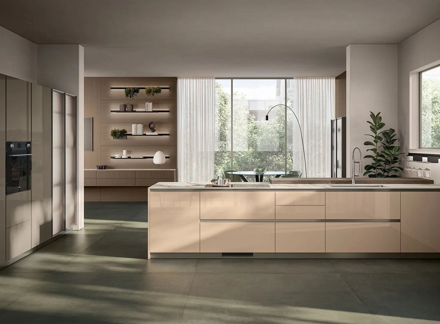 Essenza - Cucina con isola, ante laccato lucido Ginger e Grigio Matera.