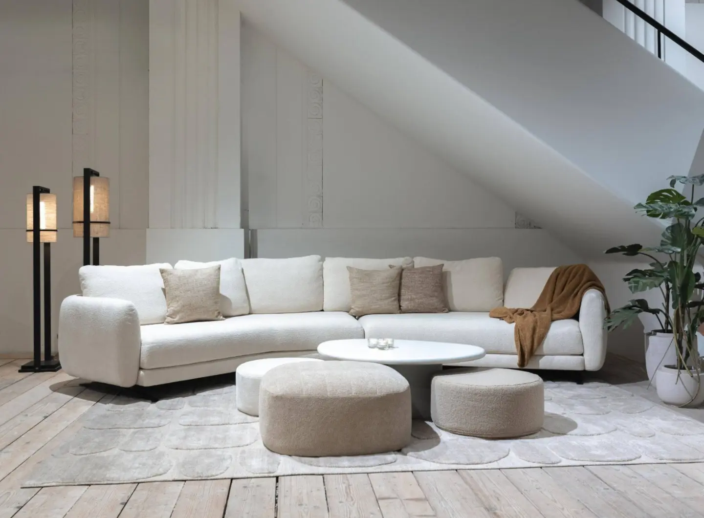 AMALFI modular sofa | UNO pouf by olta