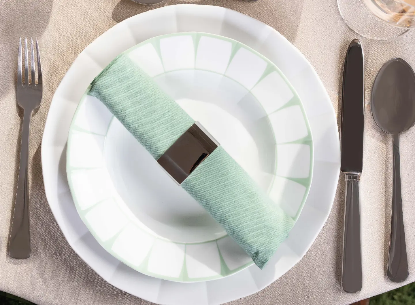 Porcelain plate