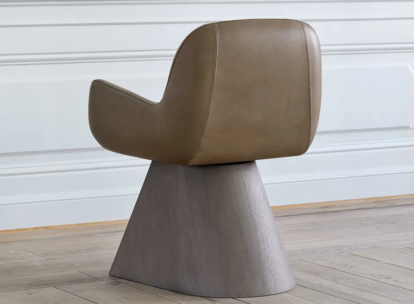 Gabo chair, more