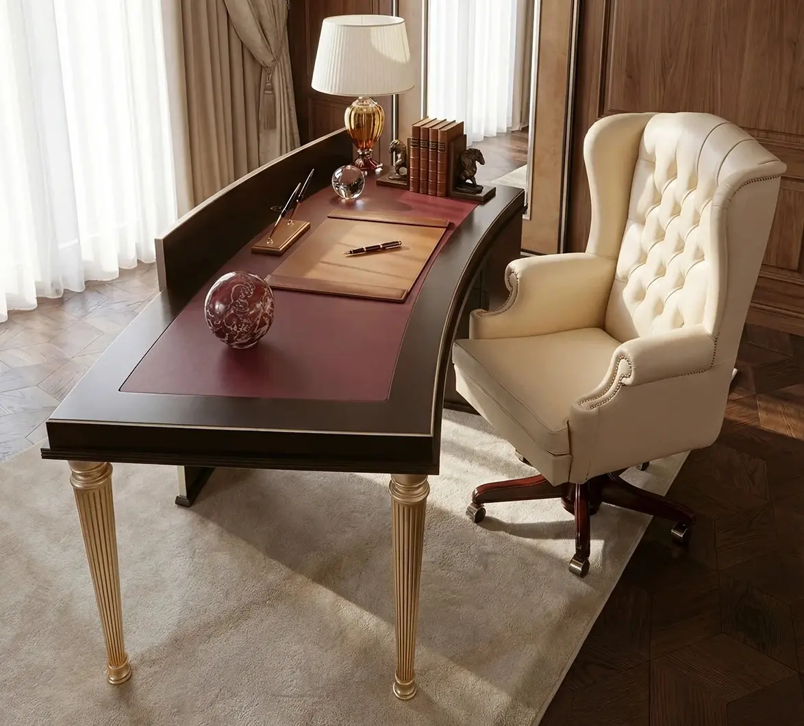 Scrivania classica di lusso collezione Flora Marzorati in legno massello intagliato per studio elegante