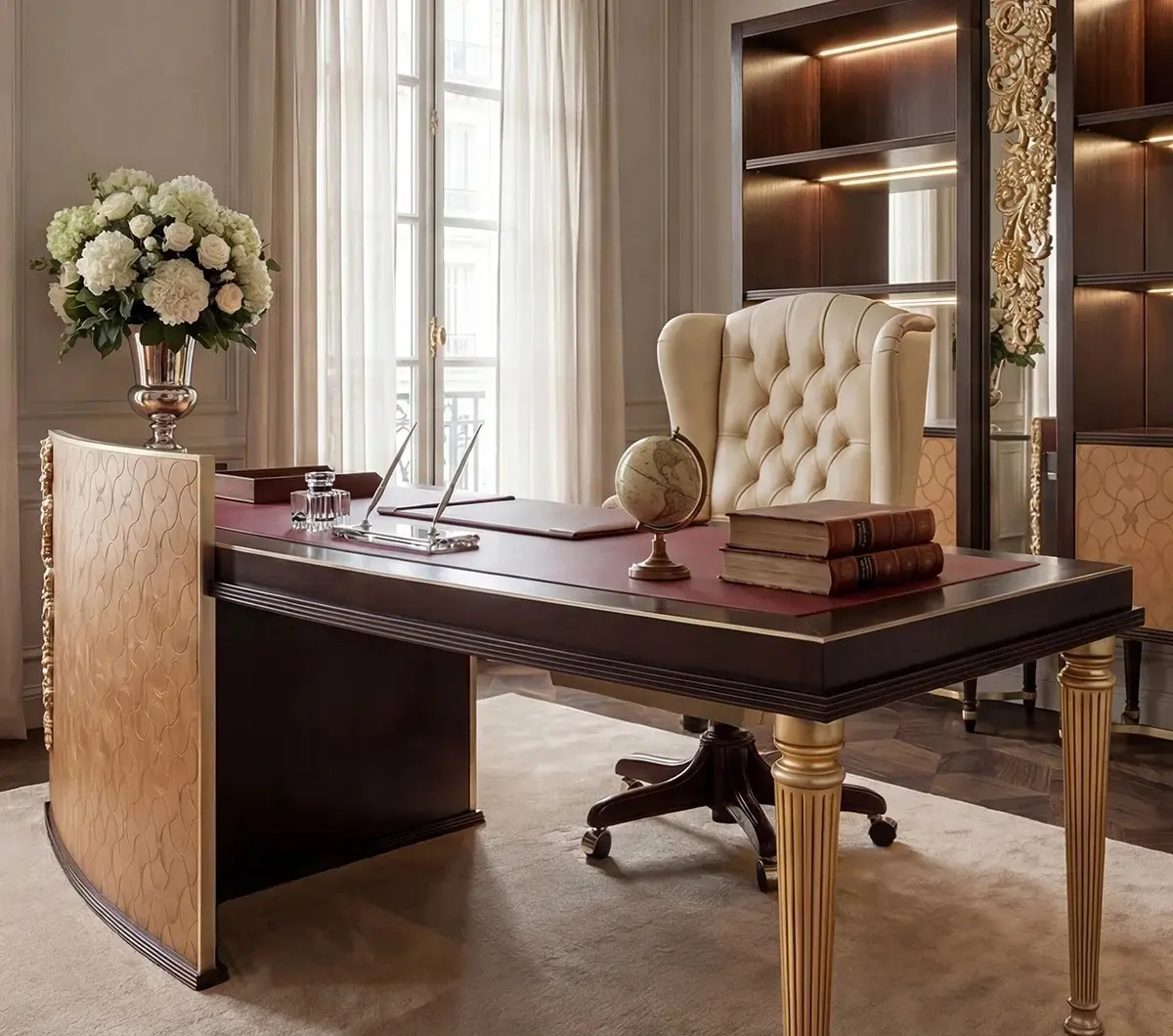 Scrivania classica di lusso collezione Flora Marzorati in legno massello intagliato per studio elegante