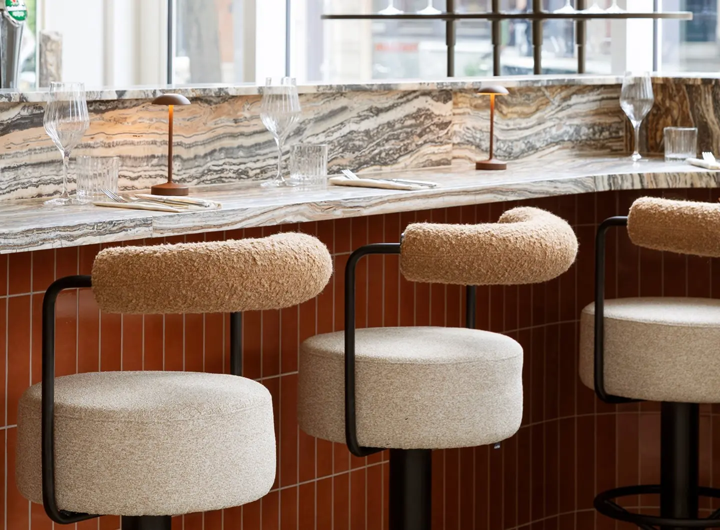 leta_chair_tork_bar_8.jpg