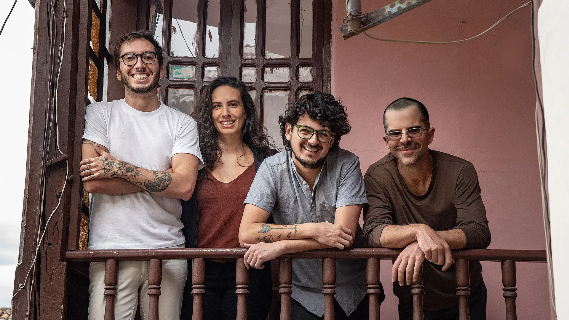 ritratto di DAVID BARRAGAN, AL BORDE