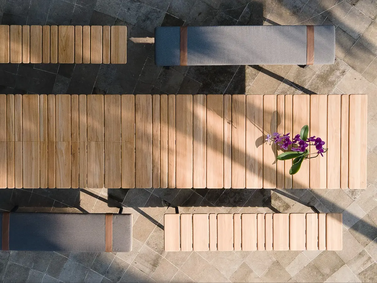 Extendable teak table MAMAGREEN