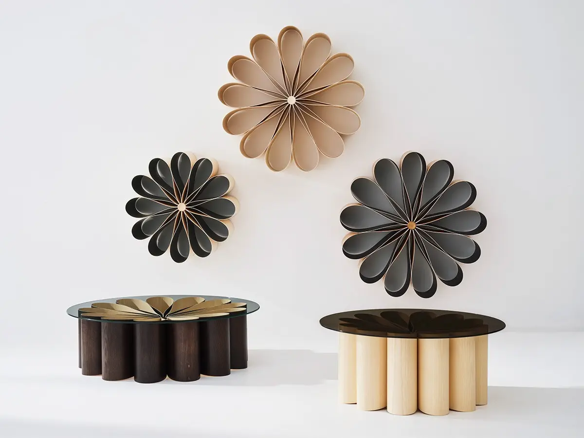 Sofa table in moulded veneer in oak and ash inclusive glass top 