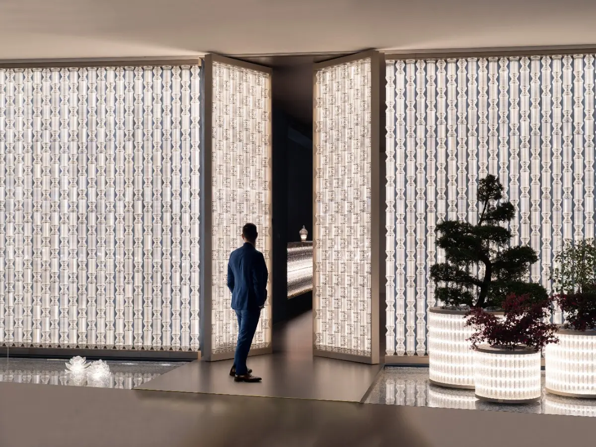 iDOGI Parthenon Grand Door