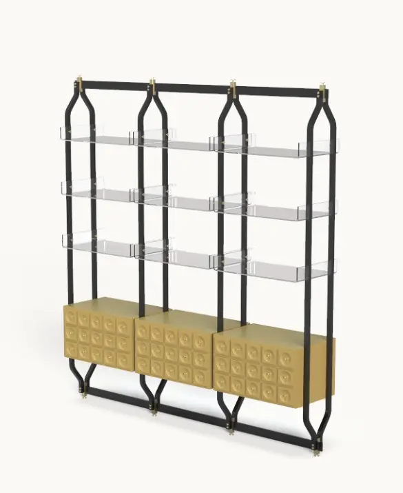 Libreria Atlanta di Muranti con struttura in metallo nero laccato spazzolato, cassetti in noce con dettagli in oro spazzolato e ripiani in acrilico trasparente con angoli arrotondati.
