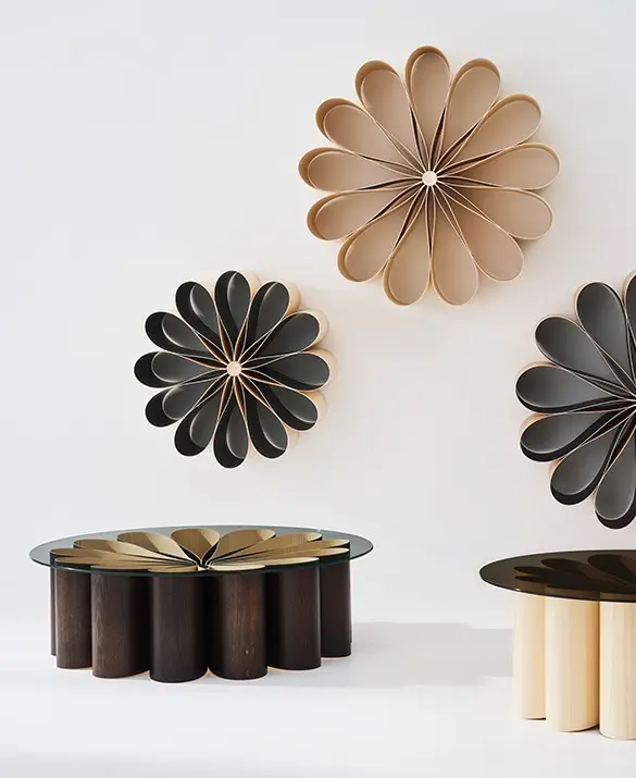 Sofa table in moulded veneer in oak and ash inclusive glass top 