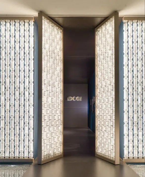 iDOGI Parthenon Grand Door