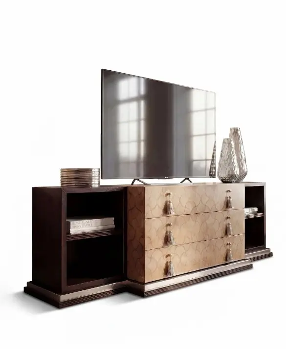 Mobile porta TV classico di lusso collezione Flora Marzorati in legno intagliato con vani a giorno.