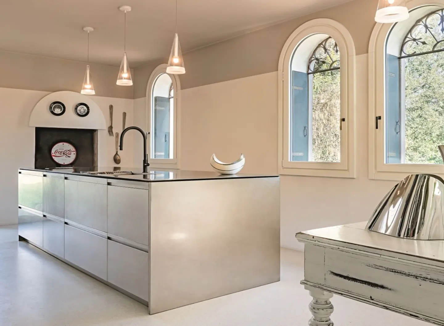 MONOLIT 45 design by Daniele Lo Scalzo Moschieri