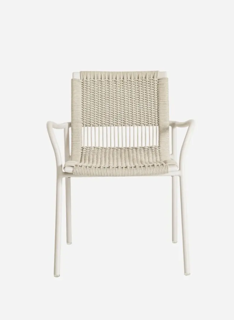 Betsy chair with aluminium frame and rope weaving.