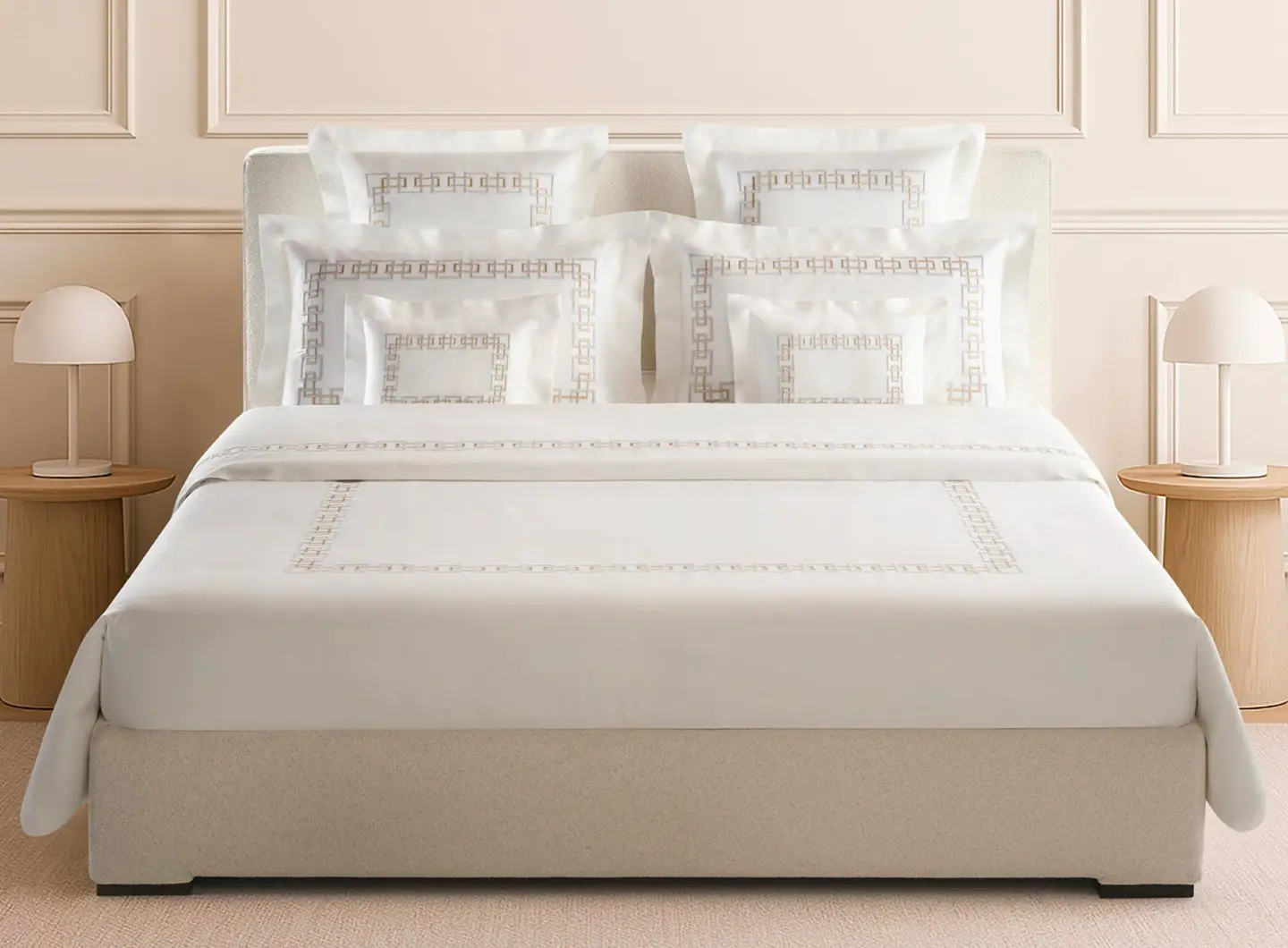 Set letto ricamato in cotone extra-long staple Biancoperla lavorazione sartoriale Made in Italy