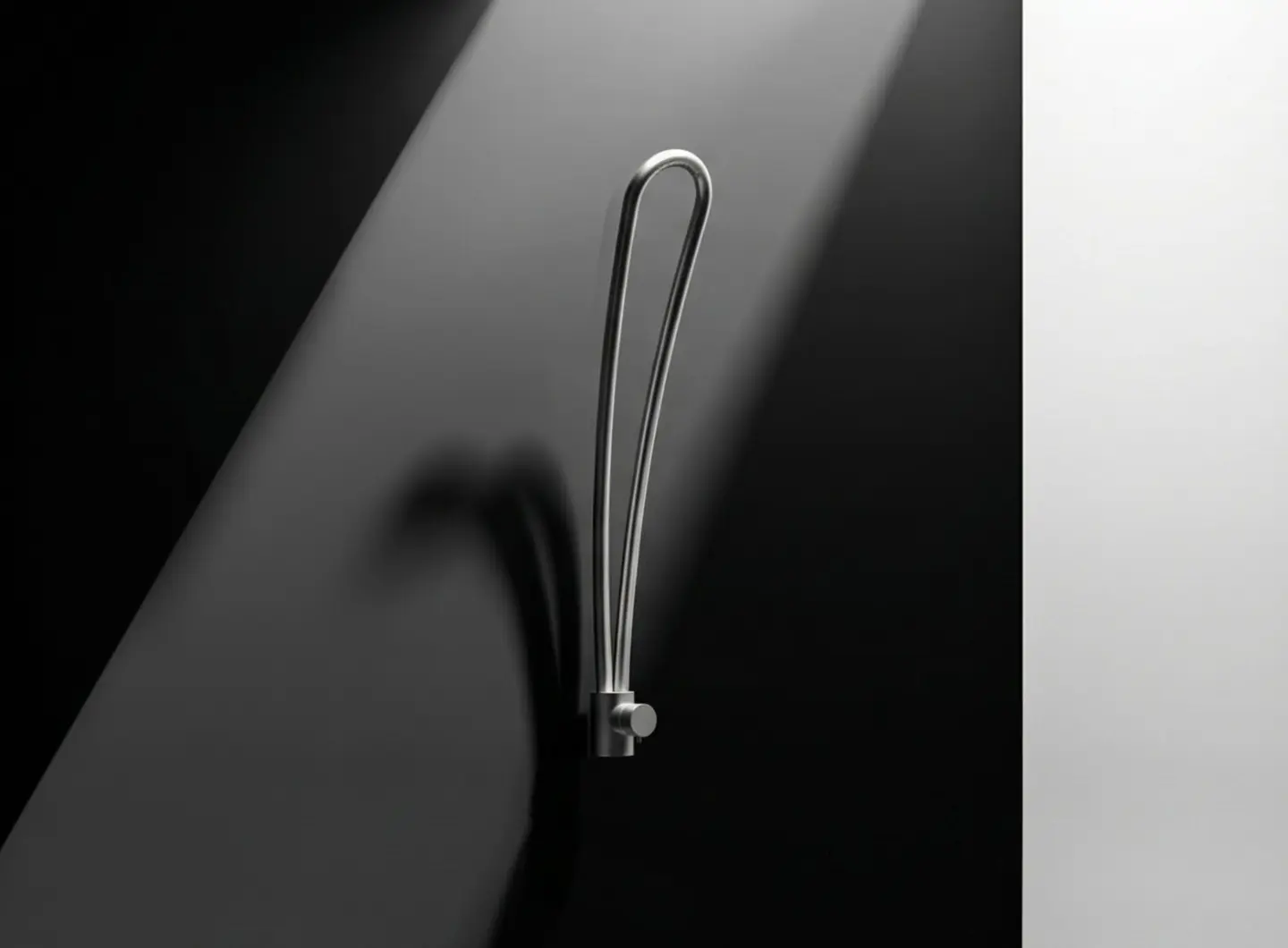 Cruna colonna da esterno a parete. Acciaio Spazzolato AISI316L.