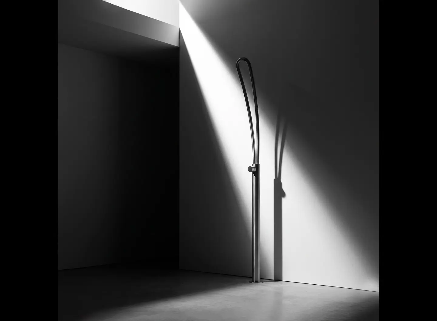 Cruna colonna da esterno freestanding. Acciaio Spazzolato AISI316L.