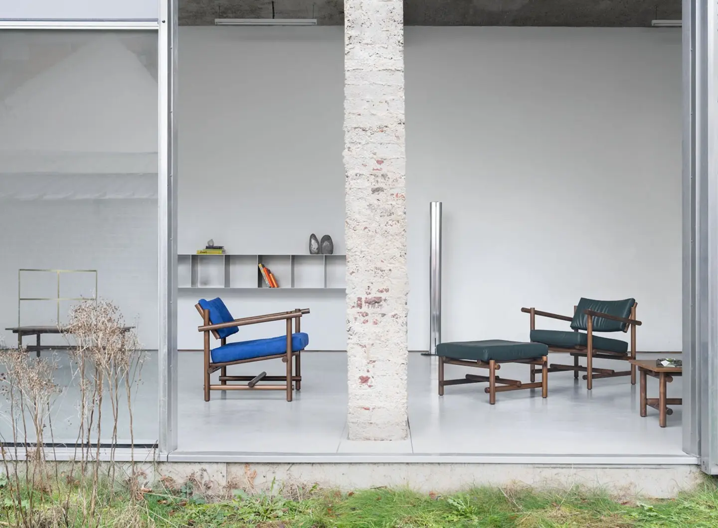 Muecke Lounge Chair & Ottoman