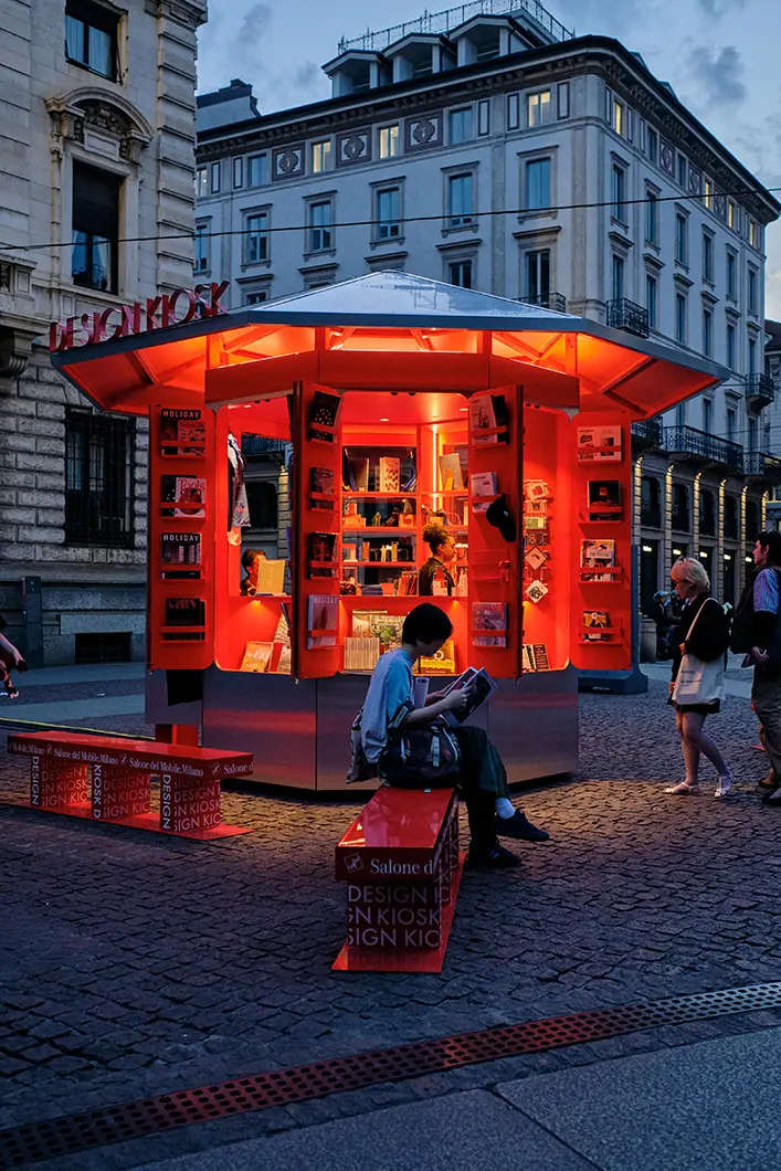 Design Kiosk, Piazza della Scala - Ph. Marco Mezzani