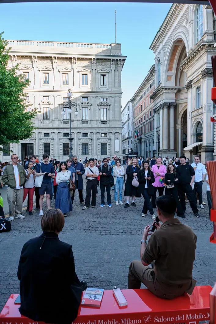 Never Too Small: una nuova idea di abitare in piccolo, Colin Chee con Francesca Spiller, Design Kiosk, Piazza della Scala - Ph. Marco Mezzani