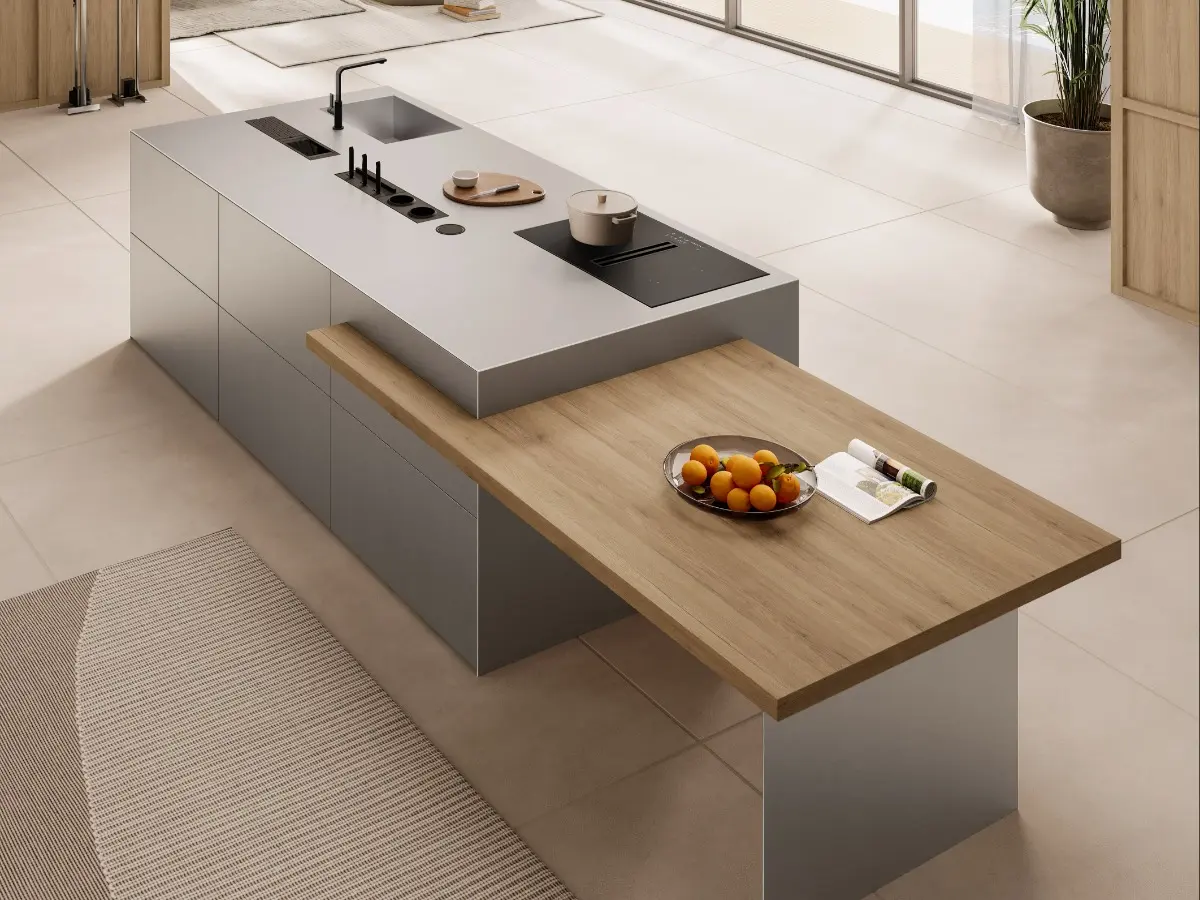 cucina indoor inox con tavolo in legno