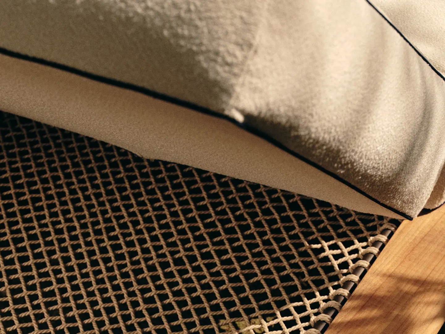 Detail of the dark grey rope base